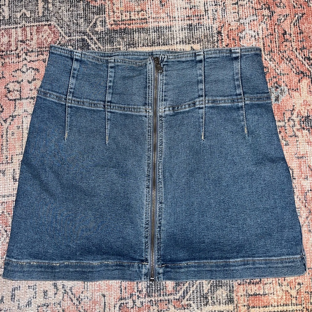 Free People We the Free Size 29 Demim mini zippered skirt